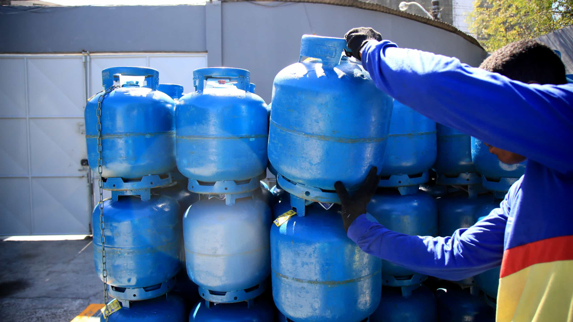 Petrobras reduz preço do gás de cozinha em 9,7% para distribuidoras