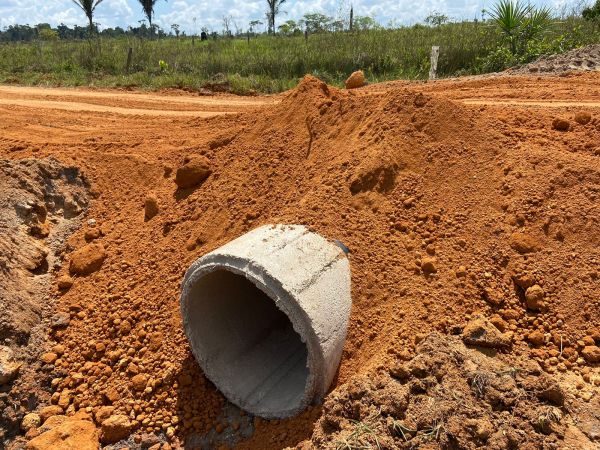 Distrito de Triunfo: Prefeitura prioriza instalação de Bueiros na Zona Rural