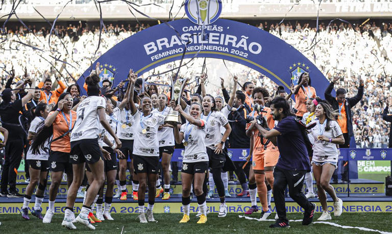Corinthians goleia Inter e conquista o Brasileirão Feminino