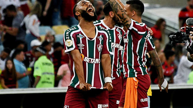 Fluminense bate Flamengo e dorme na vice-liderança do Brasileiro