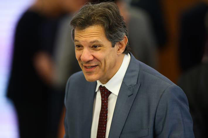 ‘Ninguém pensa em fazer ajuste fiscal com reformas tributária e do Imposto de Renda’, diz Haddad