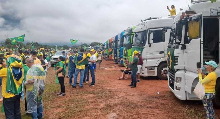 PGR denuncia mais 54 extremistas detidos em acampamento no QG do Exército